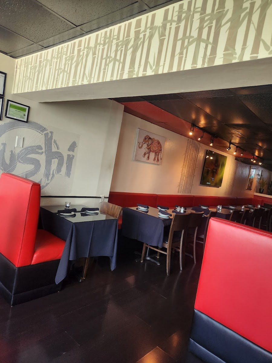 Thai Moon By The Sea, Thai Food & Sushi Bar